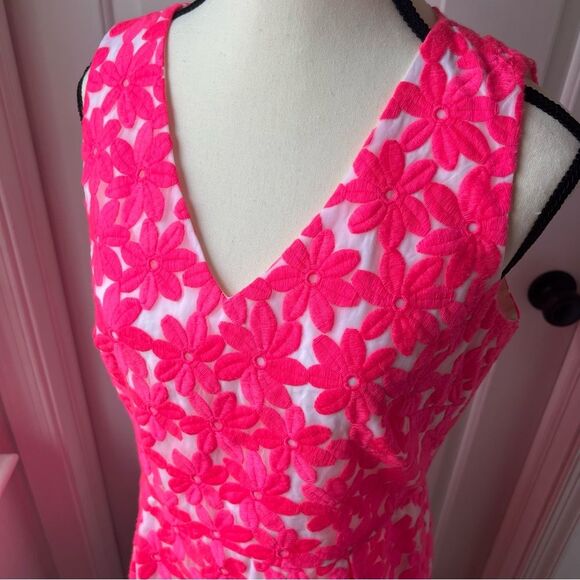 NWOT SAIL TO SABLE STS Neon Pink Floral Overlay Dress - Size 6 - Picture 2 of 6